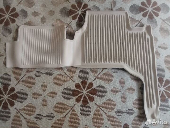 Коврики Land Cruiser 300 2021- резиновые бежевые