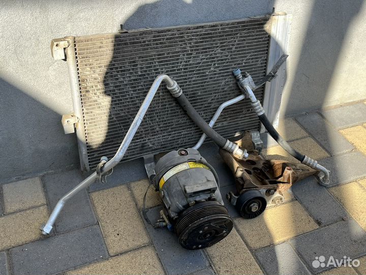 Компрессор кондиционера Chevrole Niva