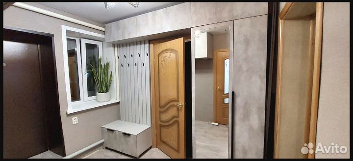 Шкаф в прихожую на заказ от производителя