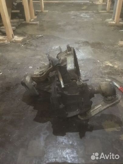 МКПП (механическая коробка переключения передач) R