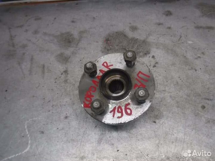 Ступица задняя правая Toyota Corolla 124 правый