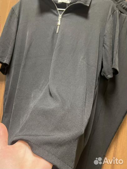 Черный мужской костюм