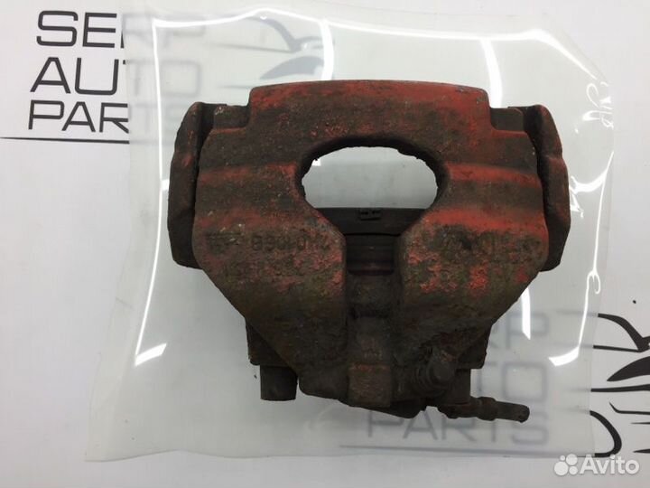 Суппорт передний правый Volkswagen Touareg 7L GP