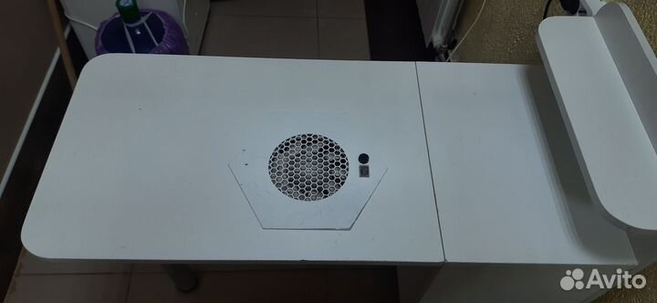 Маникюрный стол с вытяжкой бу