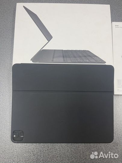 Чехол-клавиатура iPad SmartKeyboardFolio