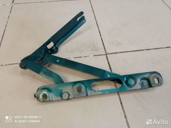 Петля крышки багажника левый BMW E36 cupe