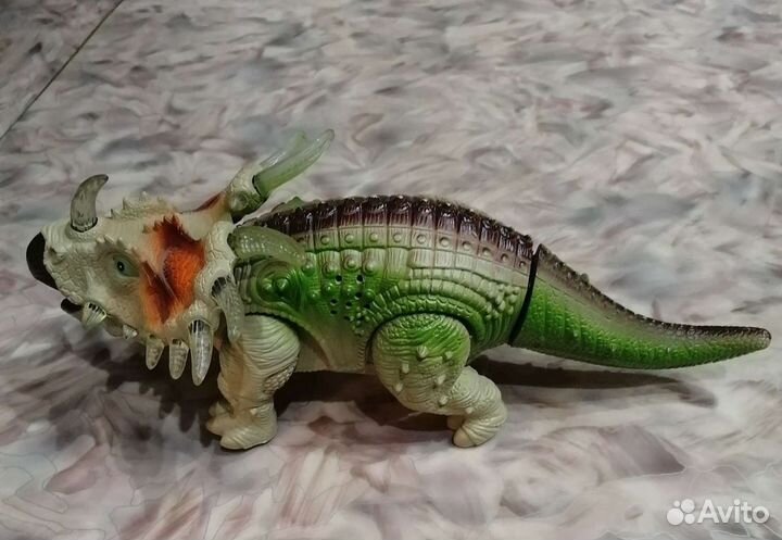 Динозавр 36см