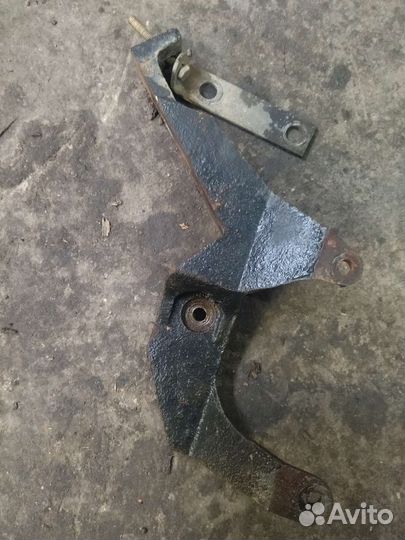 Кронштейн насоса гура УАЗ Хантер