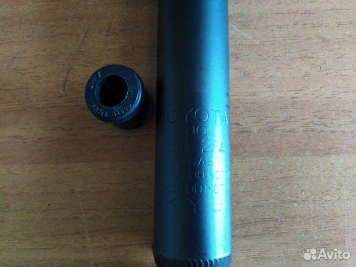 Амортизатор подвески задний Toyota Town Ace Noah