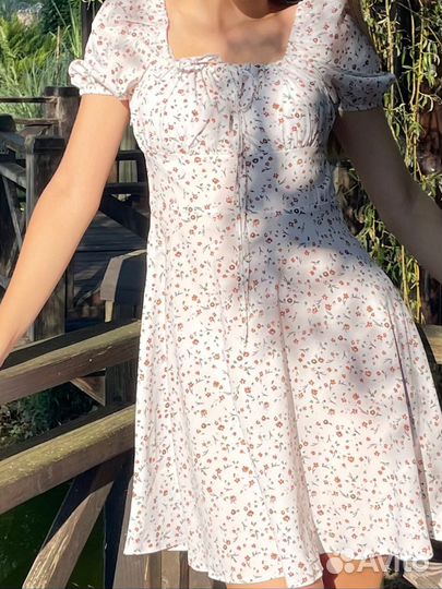 Платье со шнуровкой