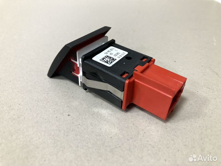 Кнопка аварийной сигнализации Skoda Fabia 2010-15