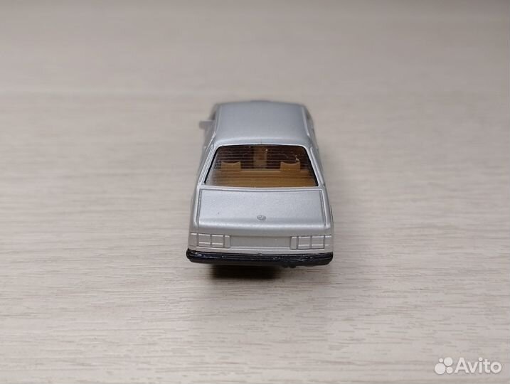 A31.4) BMW 7er E23 (1977-1986) серебро