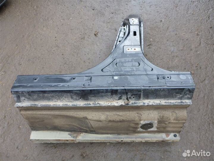 Стойка кузова центральная левая Toyota Camry ASV50