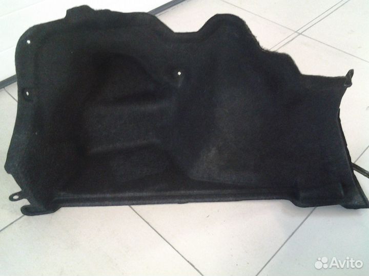 Тойота королла 2014г. Обшивка багажника боковая