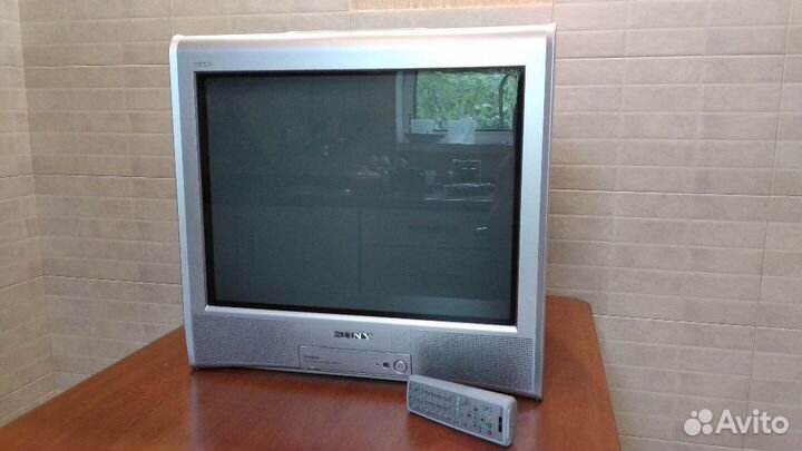 Телевизор Mystery MTV-3028LTA2 с антеной и крепеж