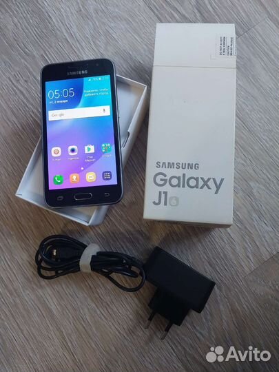 Телефон Samsung galaxy j1