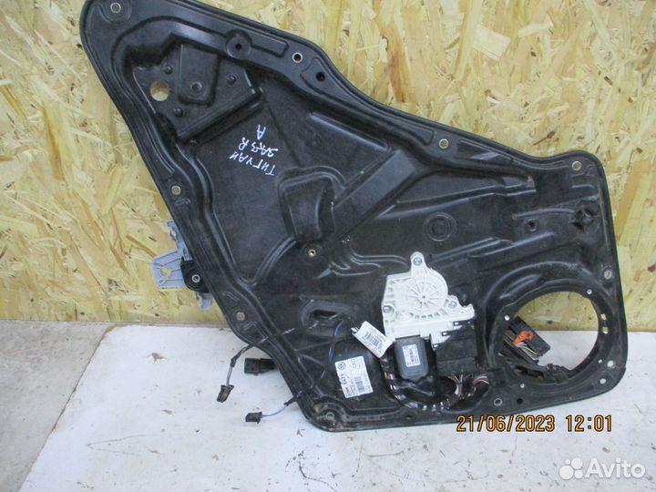 Электростеклоподъемник двери Фольксваген Тигуан