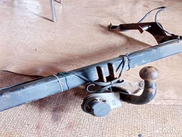 Фаркоп на Renault logan 2. Дуги на крышу