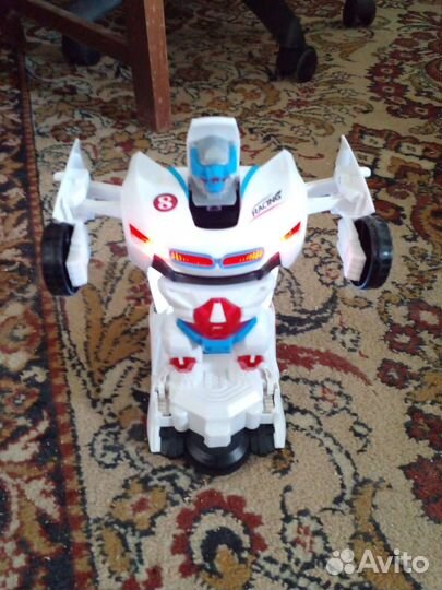 Новый робот-машинка