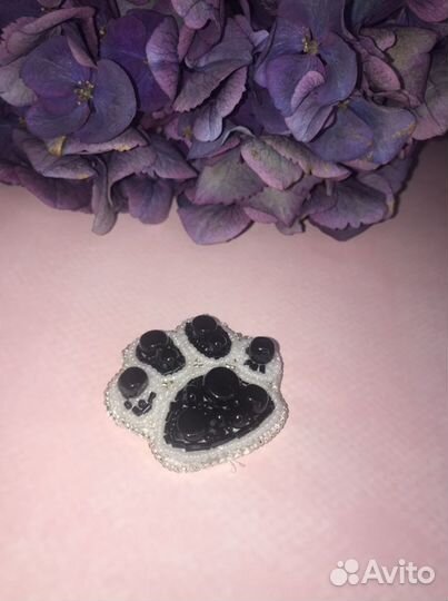 Брошь из бисера