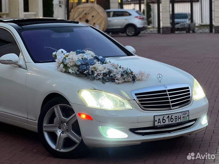 Украшения на свадебное авто
