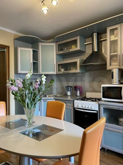 2-к. квартира, 56 м², 2/8 эт.