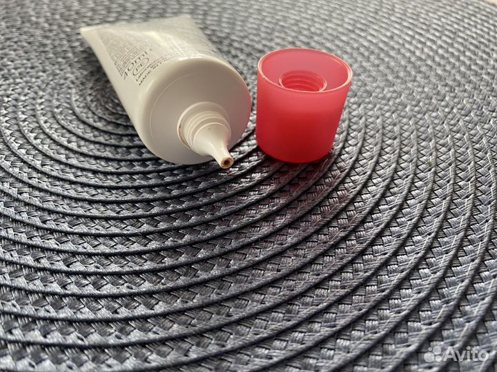 Крем для лица Урьяж Розльян uriage Roseliane