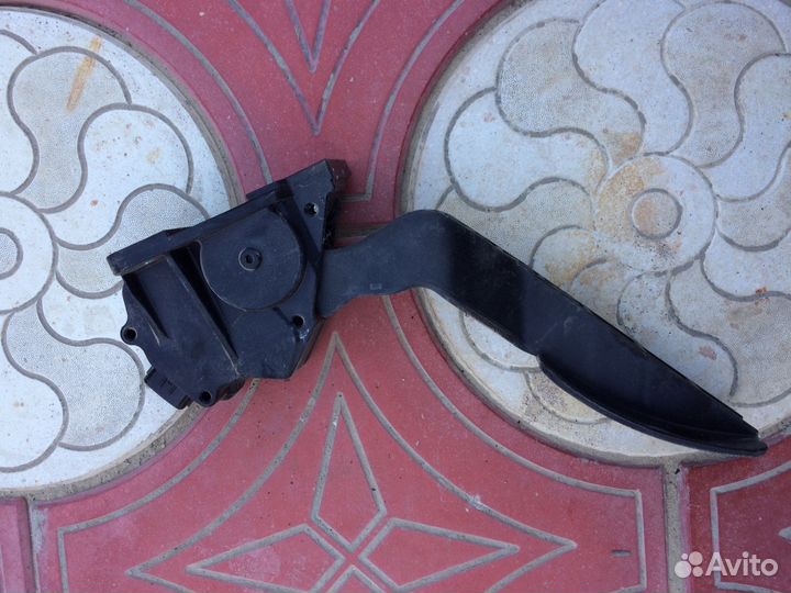 Mazda CX-7 Педаль газа