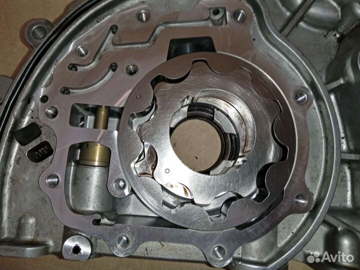 Масляный насос 306dt Land Rover Jaguar XF 3.0 диз