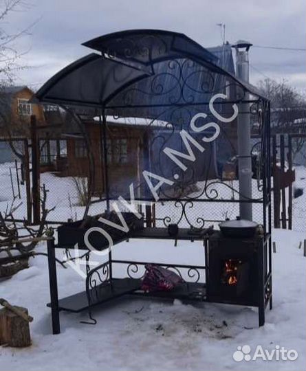 Мангал с крышей
