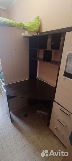 Продается школьный компьютерный стол