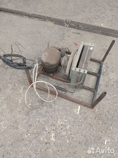 Компрессор морозильной камеры