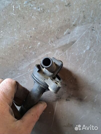 Клапан вентиляции картерных газов Volvo S80