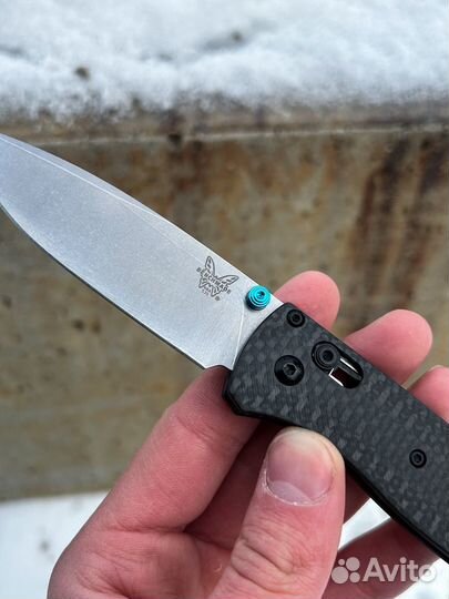 Нож Benchmade Bugout карбон (латунные шайбы)