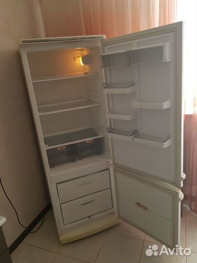 Продам холодильник Минск атлант