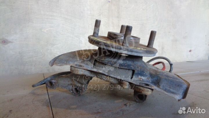 Кулак поворотный П/Л Mitsubishi Carisma