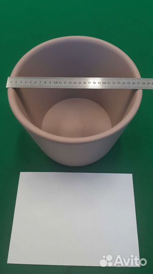 Большой цветочный горшок