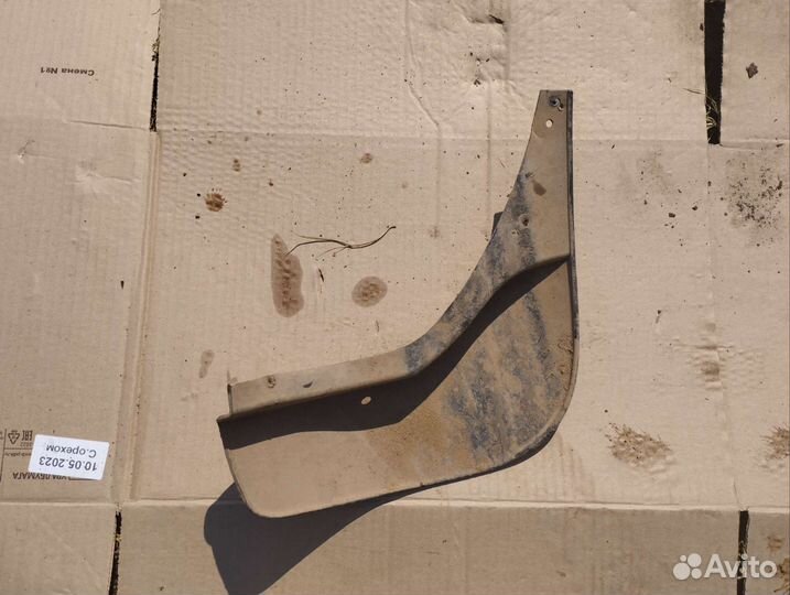 Брызговик задний левый Renault Duster 1