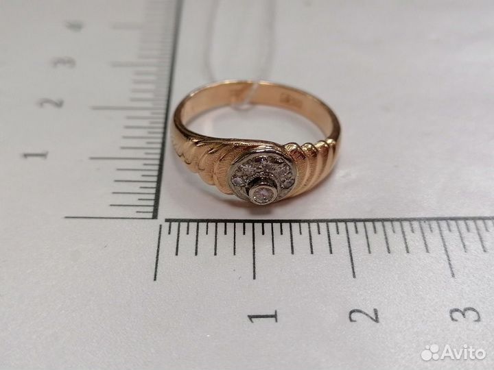 Золотое кольцо с бриллиантами размер 17,5