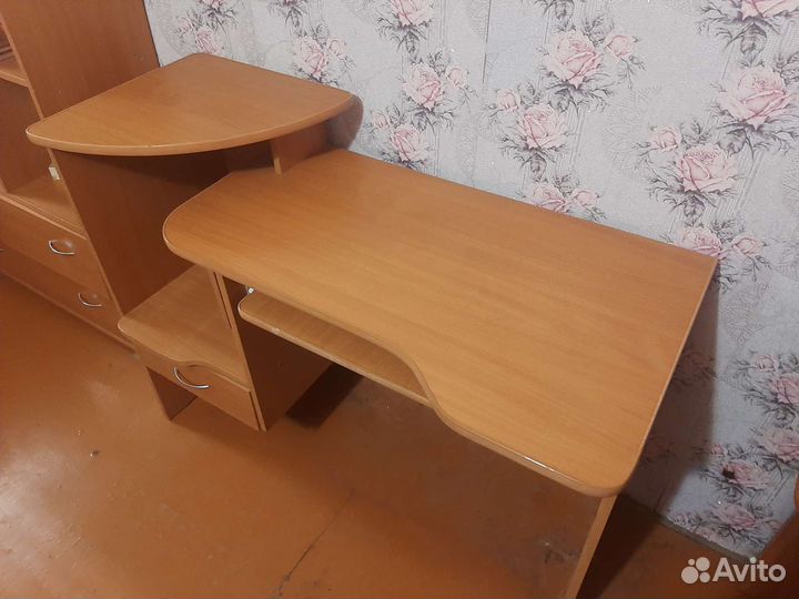 Компьютерный стол