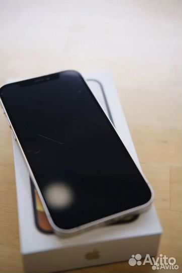 iPhone 12, 64 ГБ