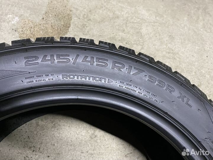 Nokian Tyres Hakkapeliitta R2 245/45 R17 99R