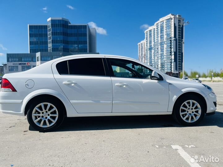 Opel Astra 1.6 МТ, 2011, 138 000 км