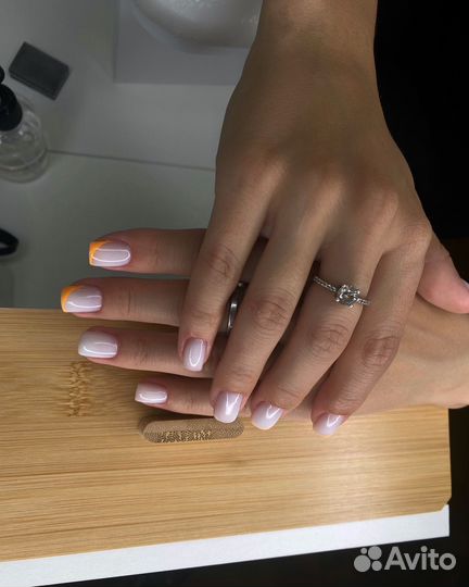 Маникюр и педикюр