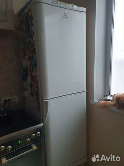 Холодильник indesit