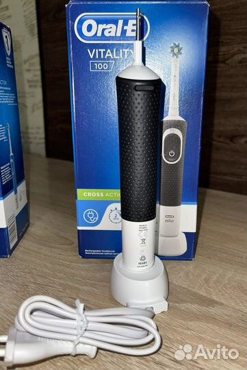 Электрическая зубная щетка Oral B на гарантии