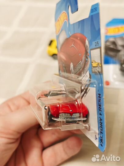 Hot Wheels Bmw i8 Roadster Bmw 507 красная