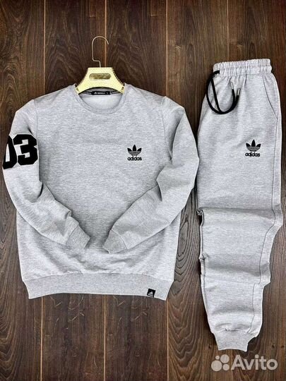 Спортивный костюм adidas