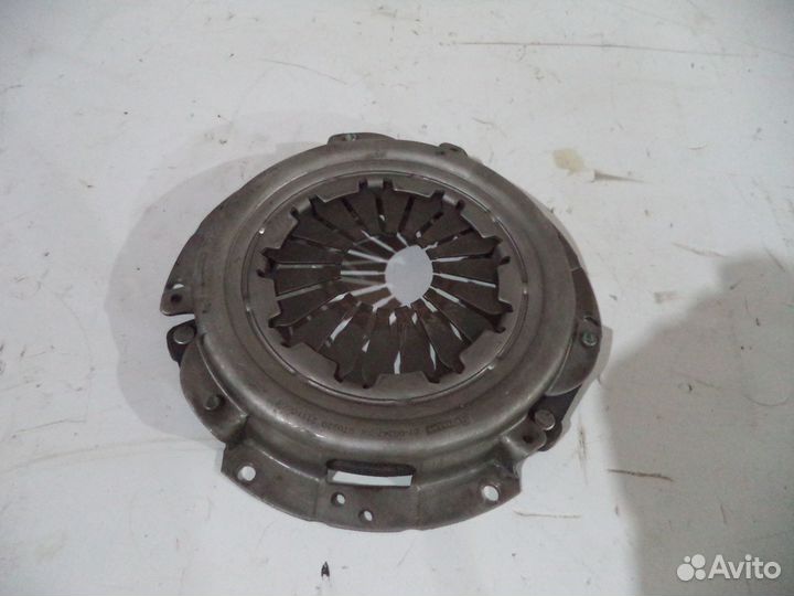 Корзина сцепления Nissan Primera P10 GA16