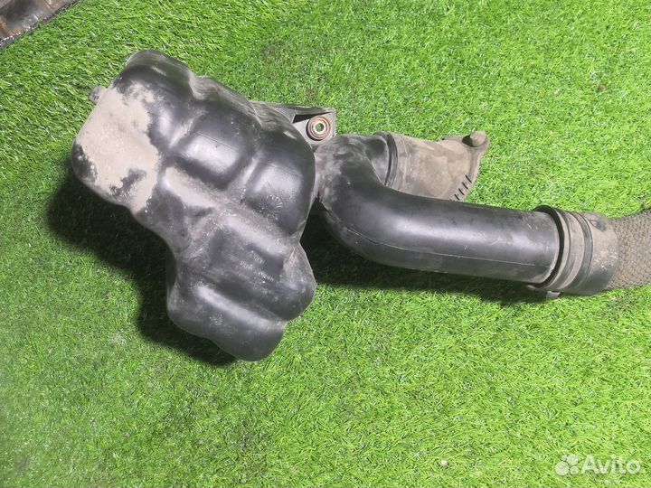 Патрубок забора воздуха Daewoo Nubira 1